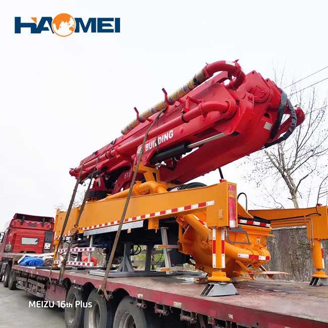 Z boom concrete pump.jpg