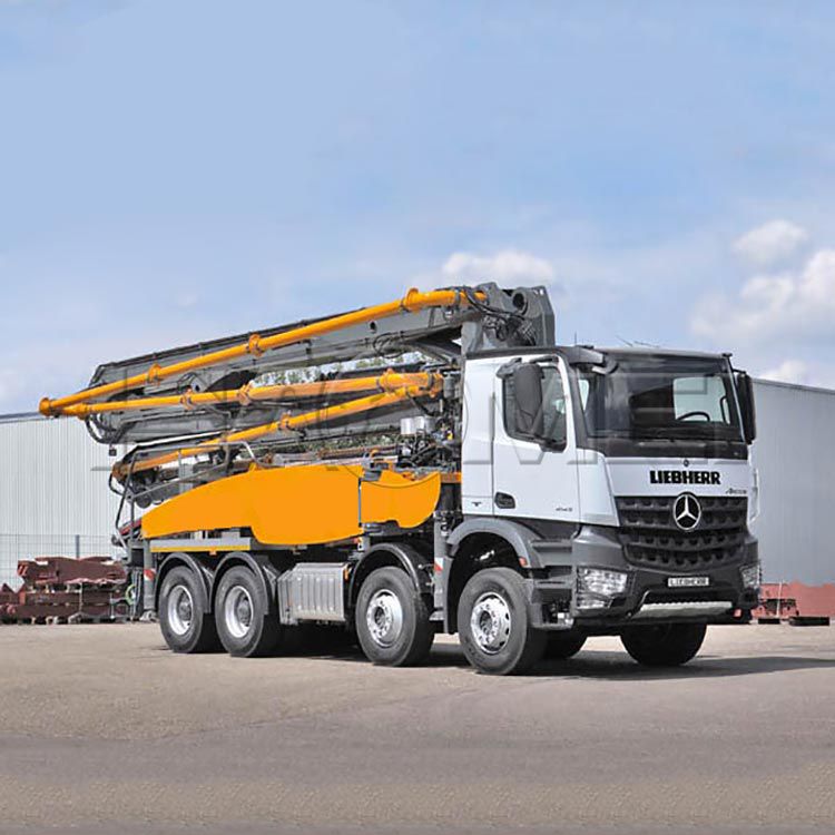 small concrete pump truck.jpg